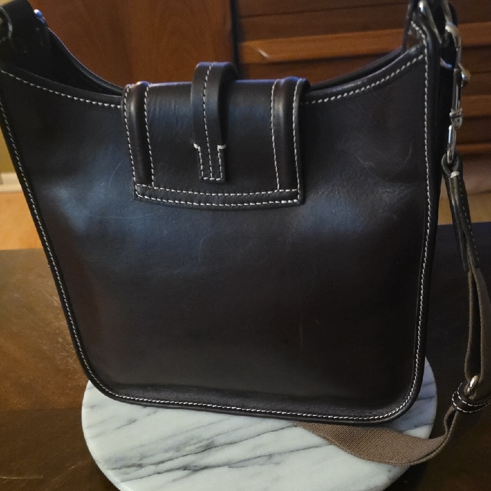 Dooney & Bourke Leather Crossbody Bag With Silver Hardware! - Picture 7 of 17